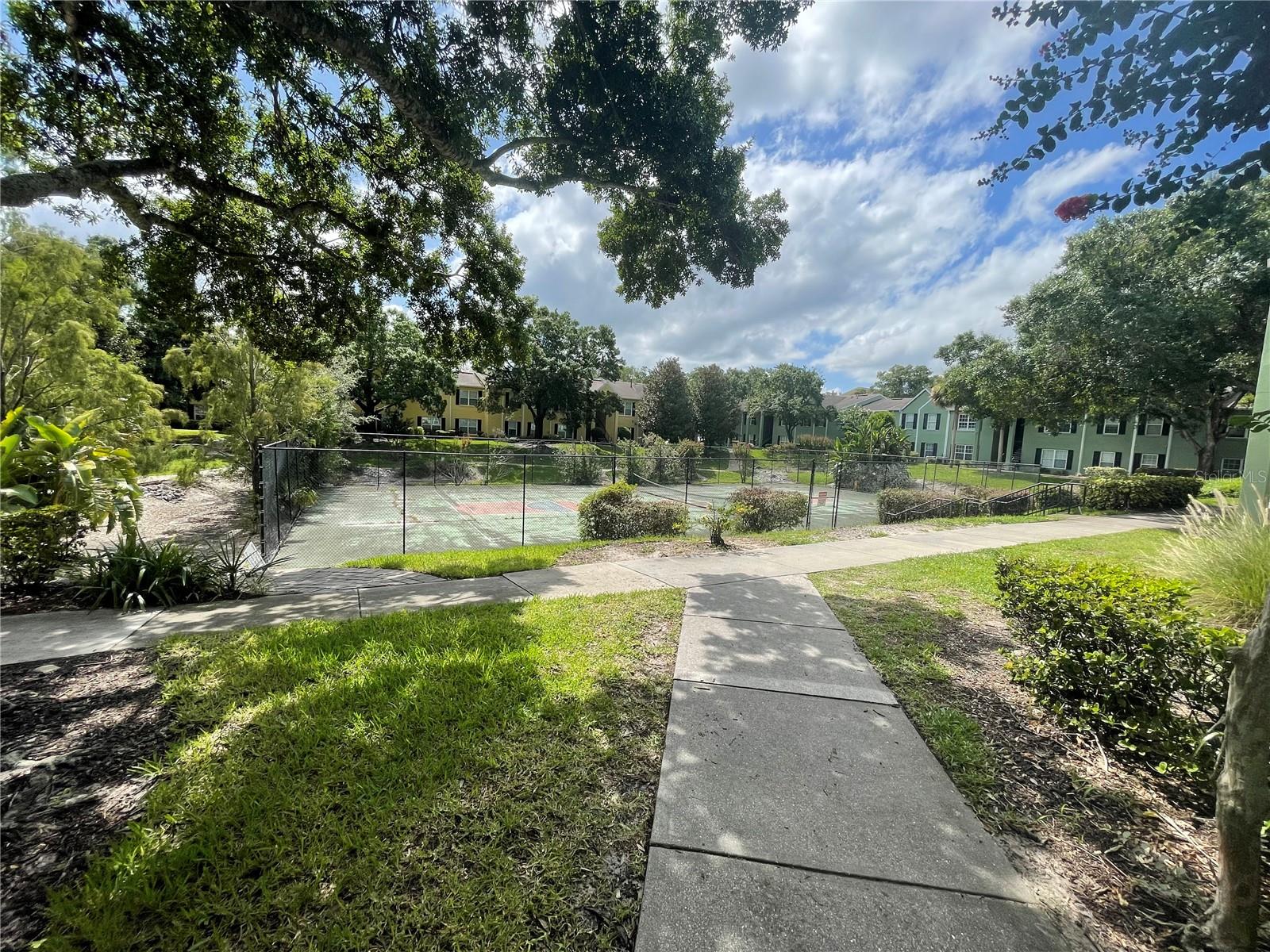 Image 7 of 7 For 2035 Dixie Belle Drive 2035a
