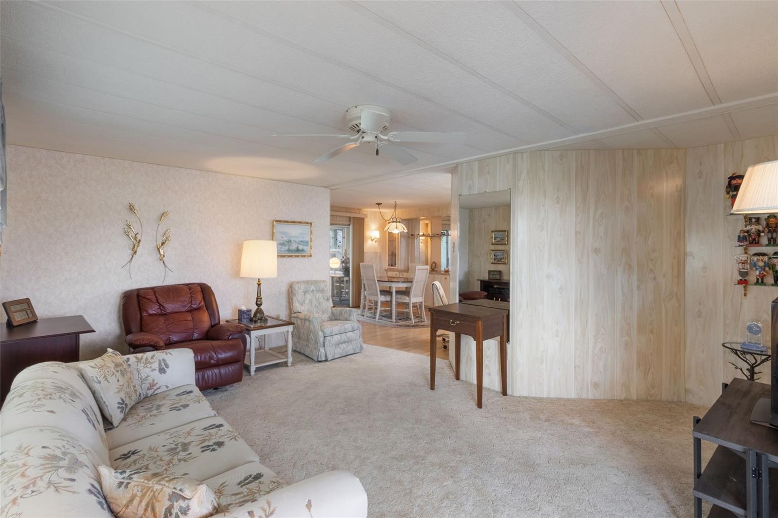 Image 3 of 27 For 4246 Cedarwood Street