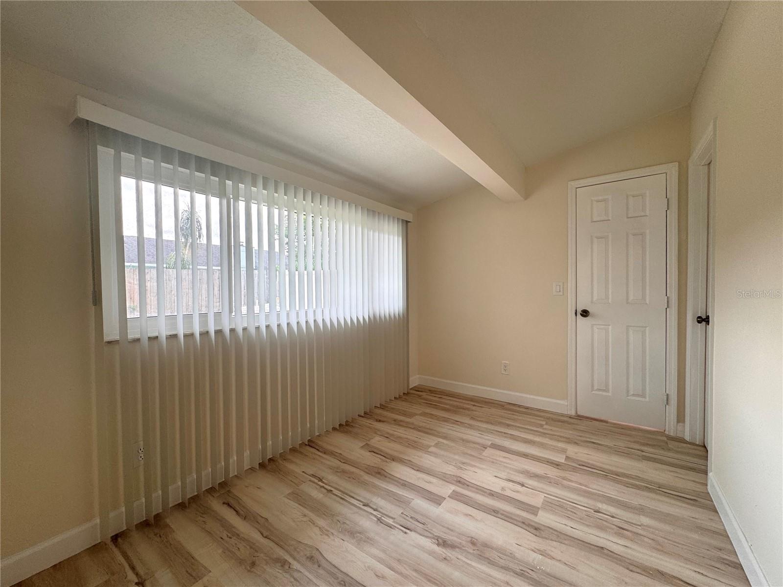 Image 14 of 28 For 102 Spanish Oak Lane