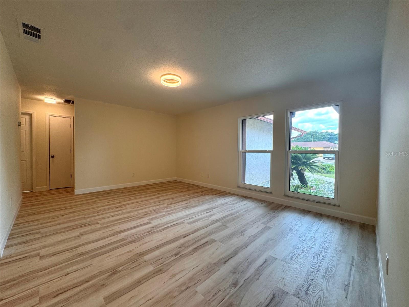 Image 2 of 28 For 102 Spanish Oak Lane