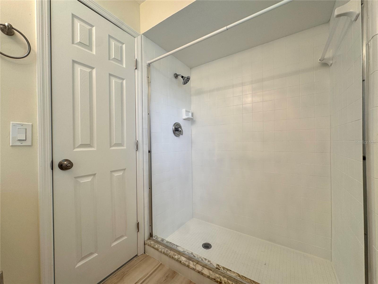 Image 25 of 28 For 102 Spanish Oak Lane