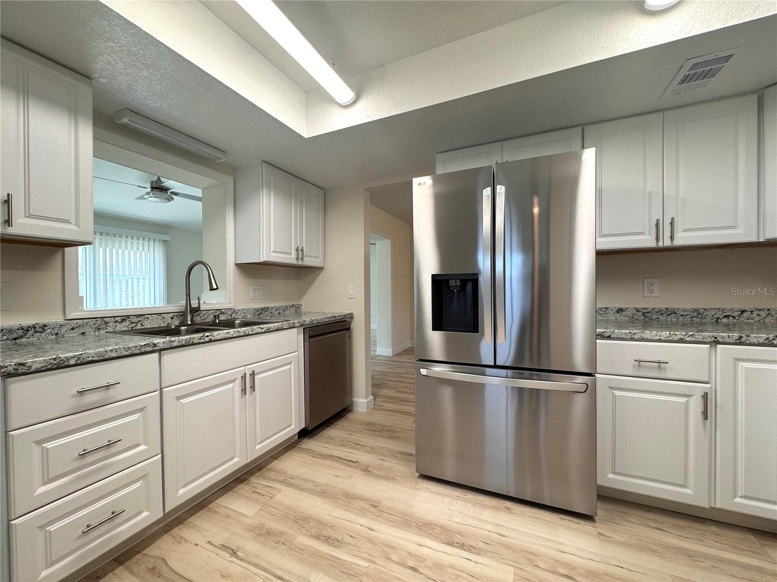 Image 6 of 28 For 102 Spanish Oak Lane