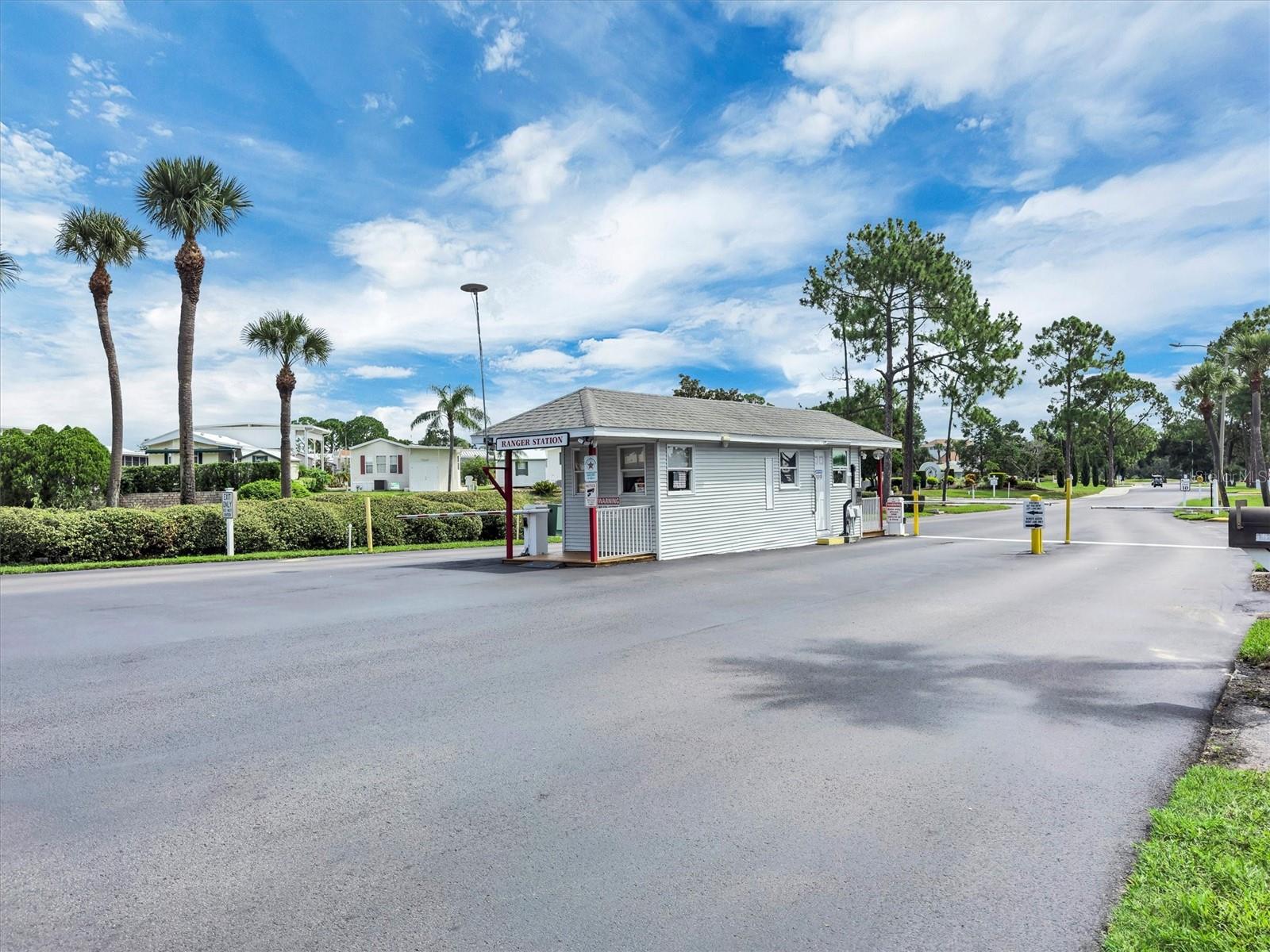 Image 24 of 35 For 502 Par Pines Boulevard