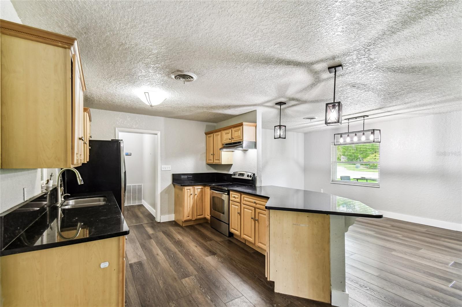 Image 9 of 46 For 738 Florida Boulevard