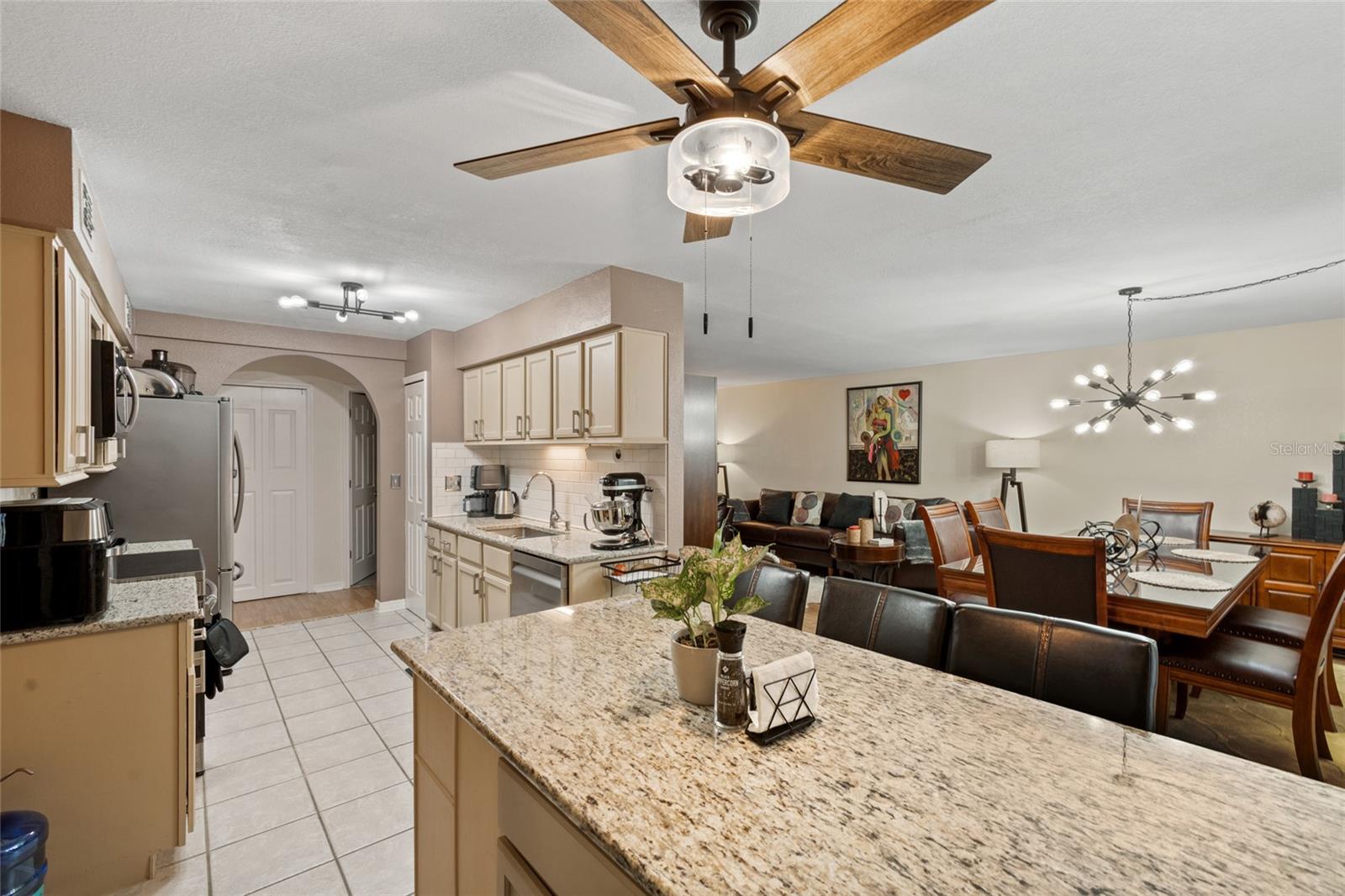 Image 4 of 13 For 100 Oak Terrace Drive A2