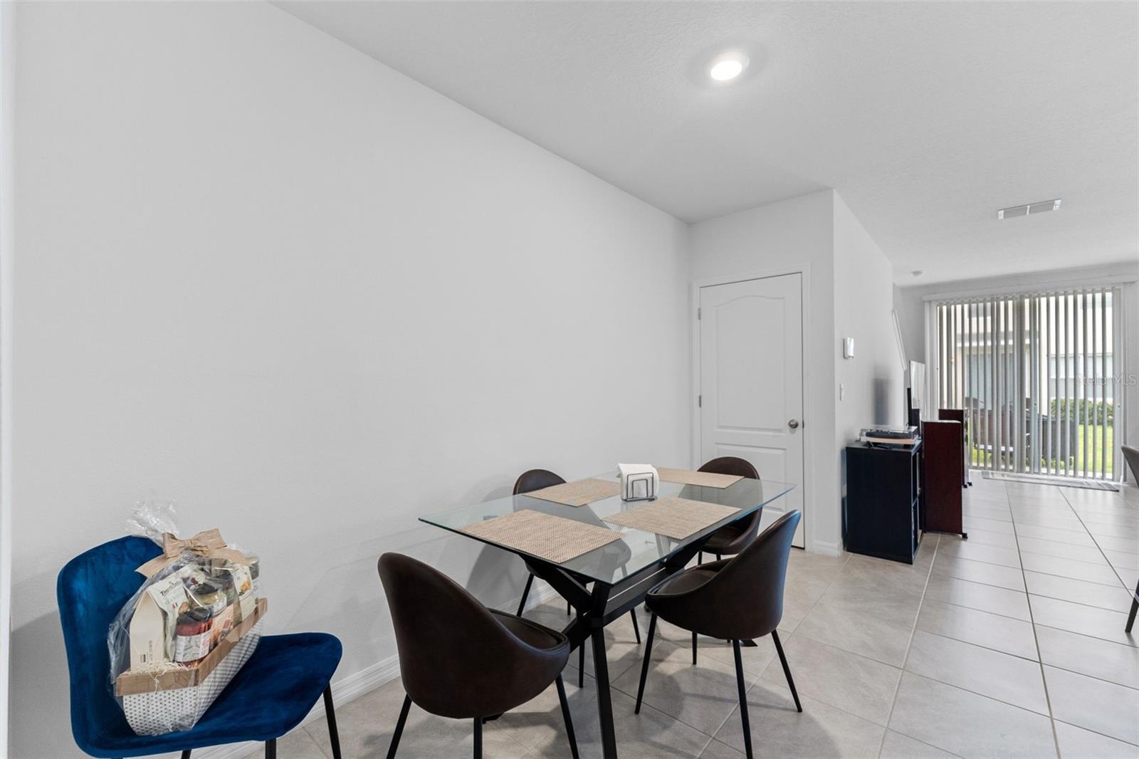 Image 8 of 20 For 45 Bella Lago Circle