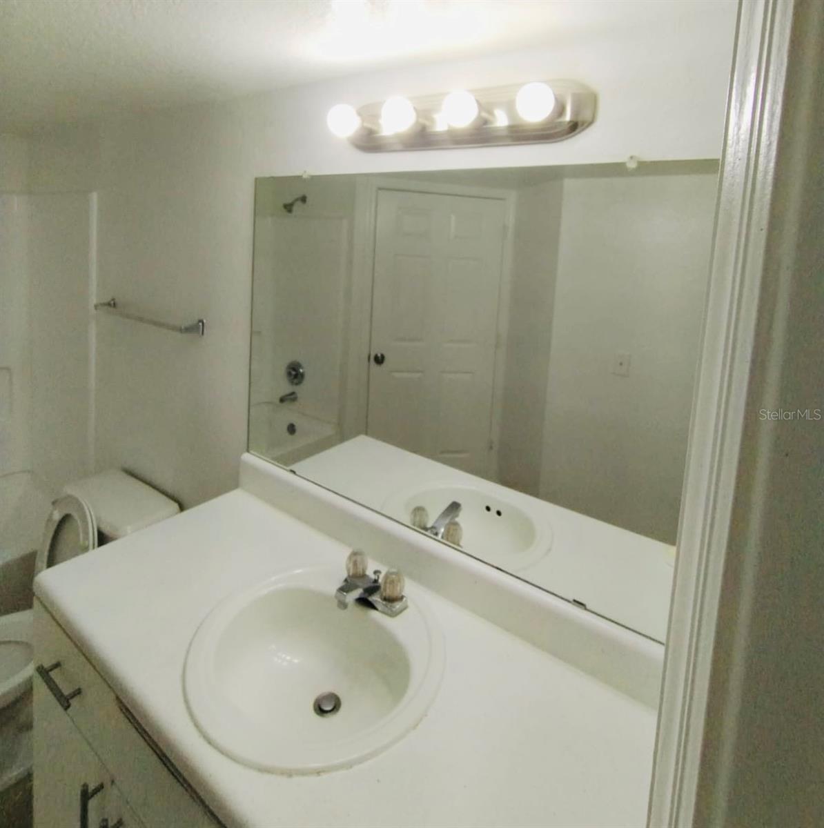 Image 24 of 29 For 5124 Park Central Drive 534