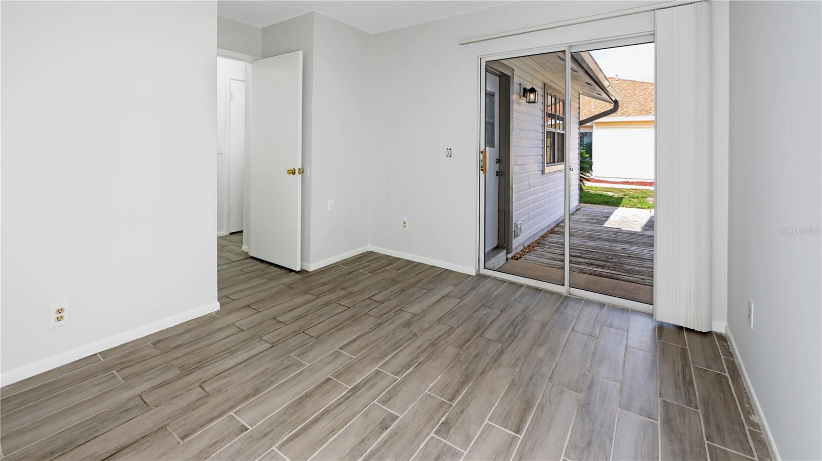 Image 20 of 28 For 1033 Wentworth Court