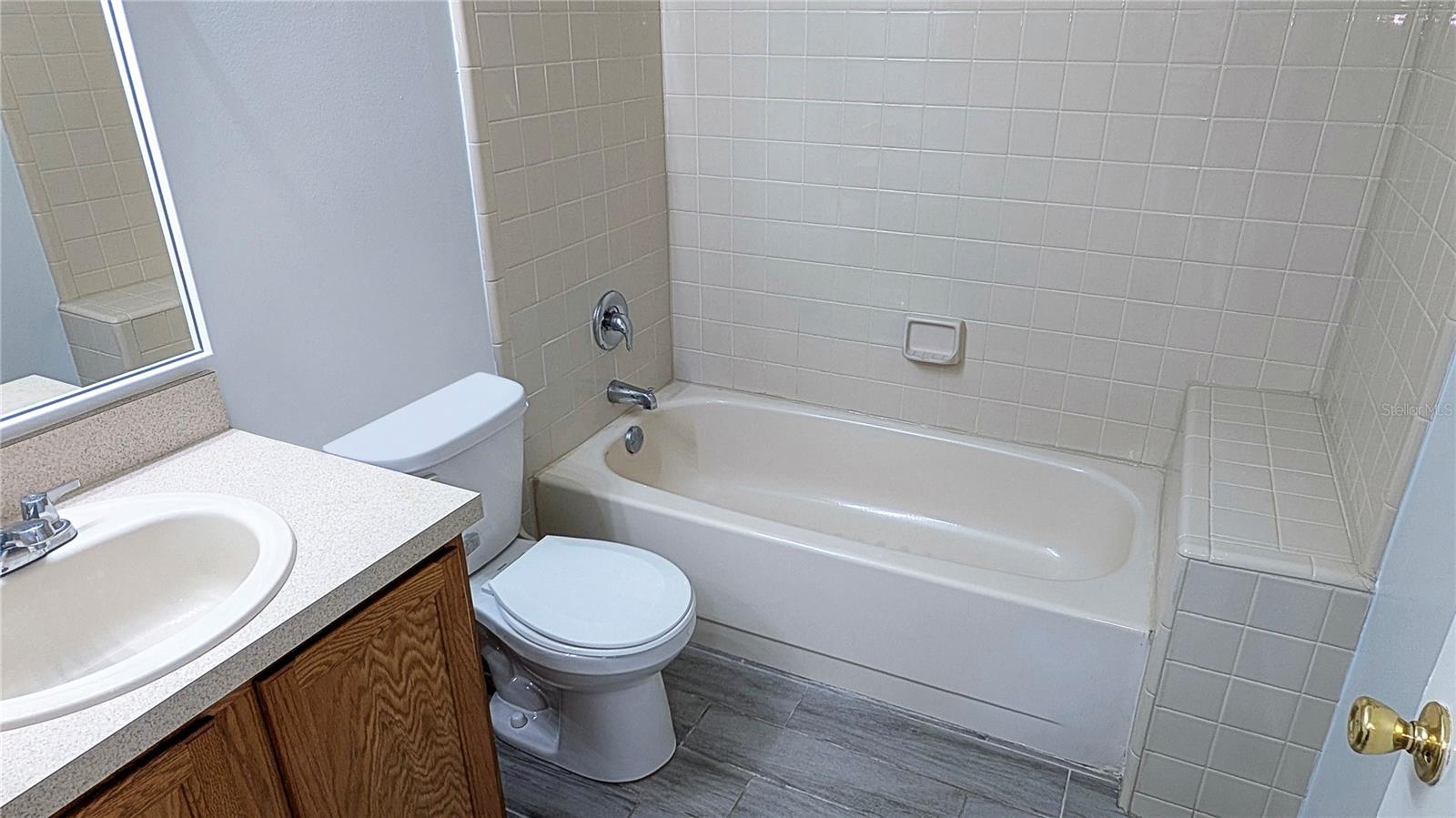 Image 21 of 28 For 1033 Wentworth Court