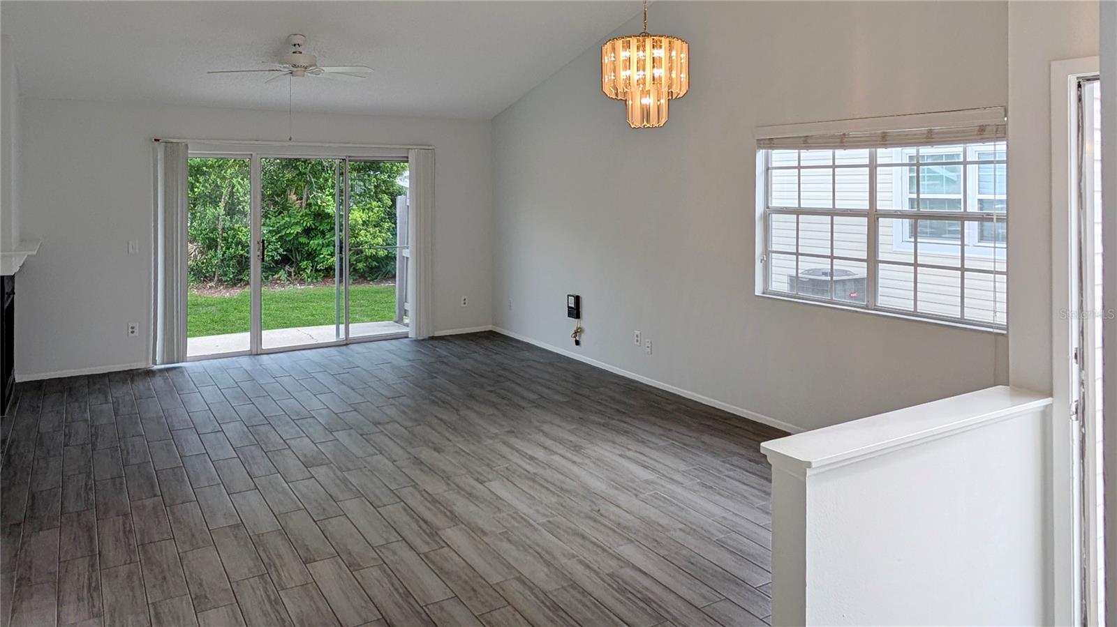 Image 7 of 28 For 1033 Wentworth Court