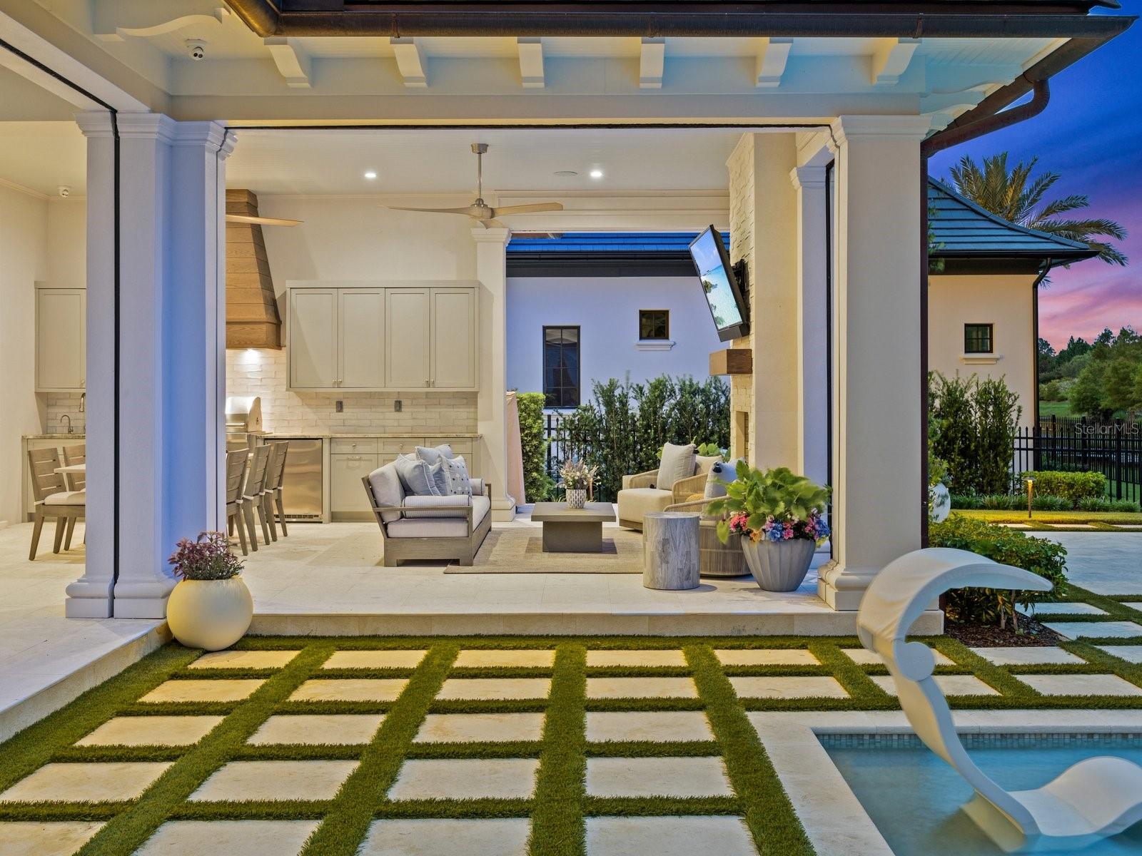Image 13 of 90 For 10463 Los Feliz Drive