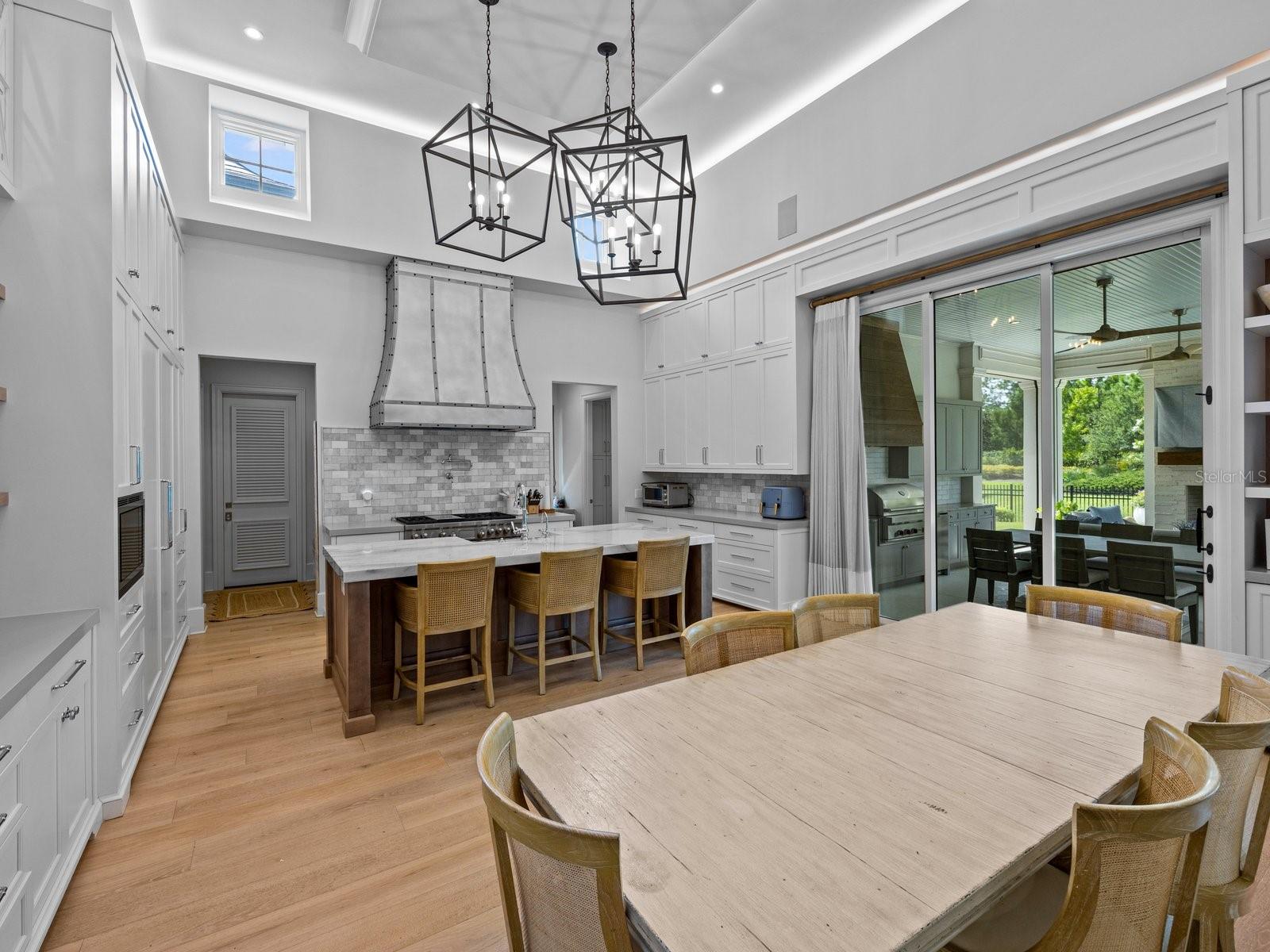 Image 23 of 90 For 10463 Los Feliz Drive