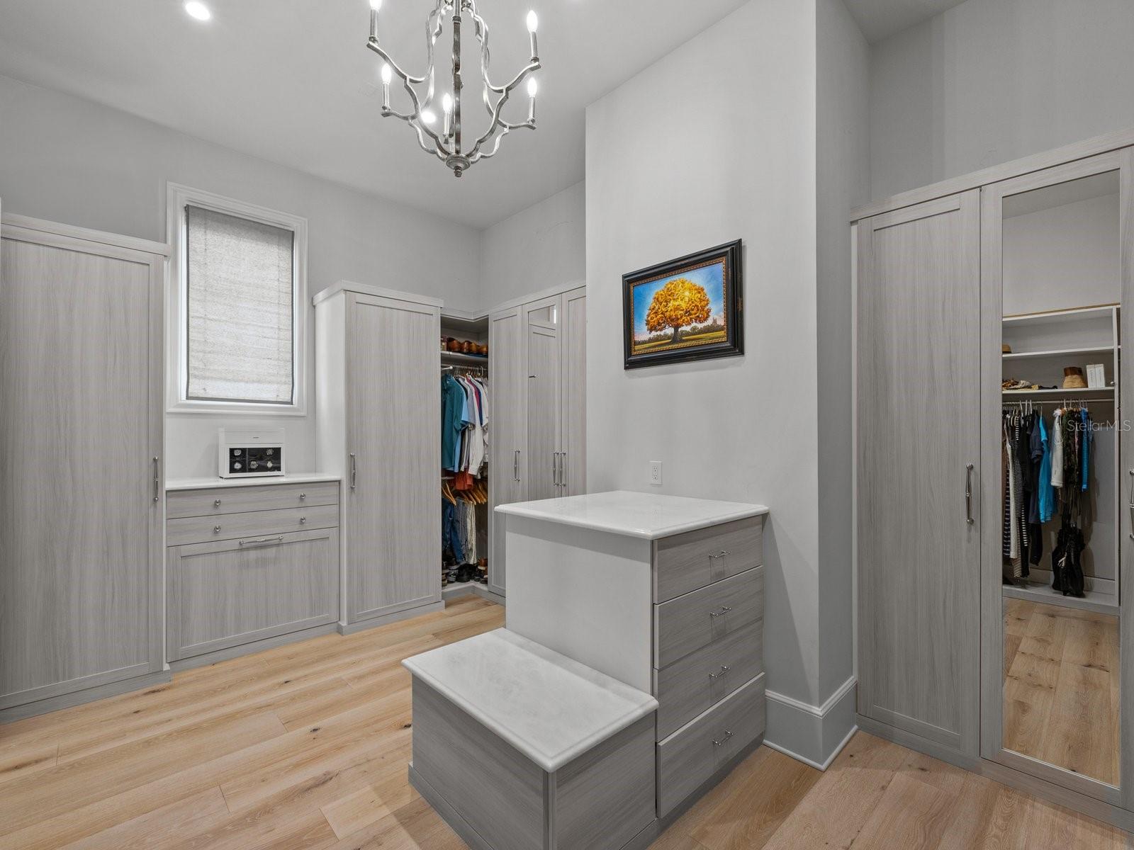 Image 46 of 90 For 10463 Los Feliz Drive