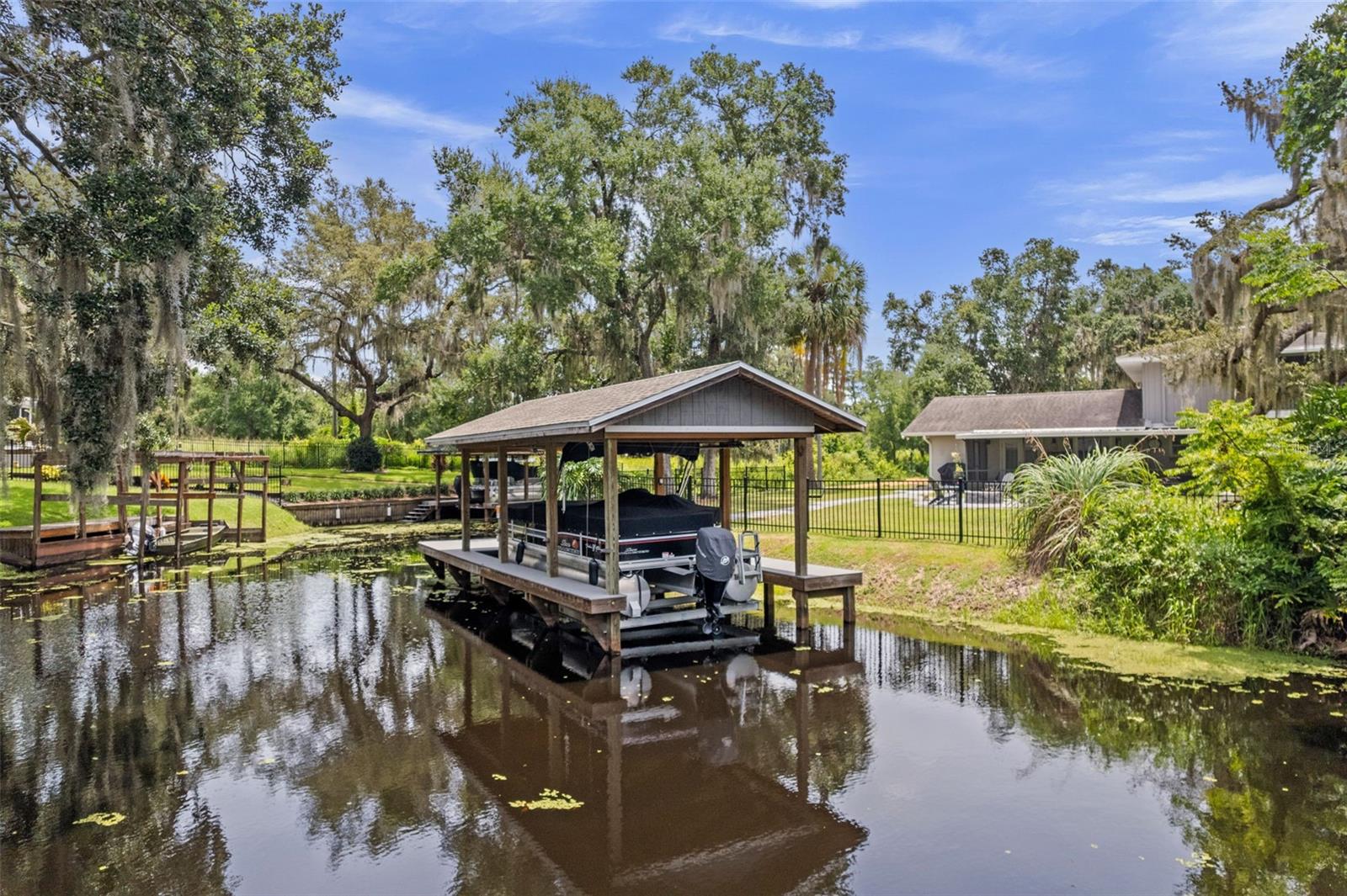 Image 44 of 52 For 11815 Lake Susan