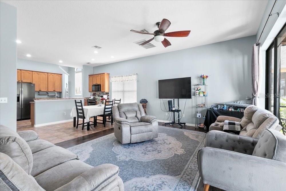 Image 10 of 38 For 523 Lake Davenport Circle