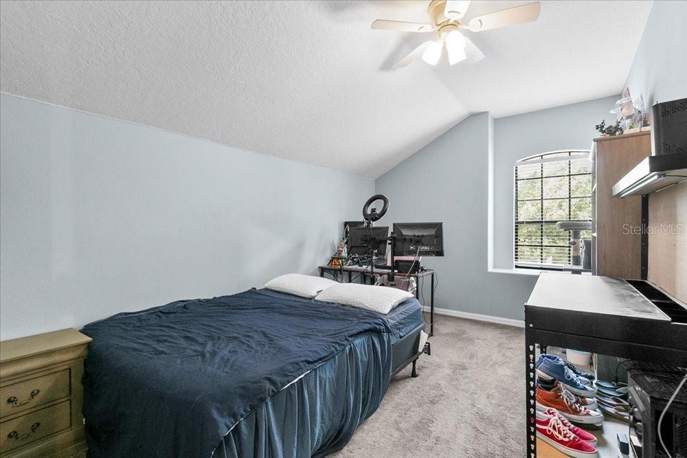 Image 18 of 38 For 523 Lake Davenport Circle