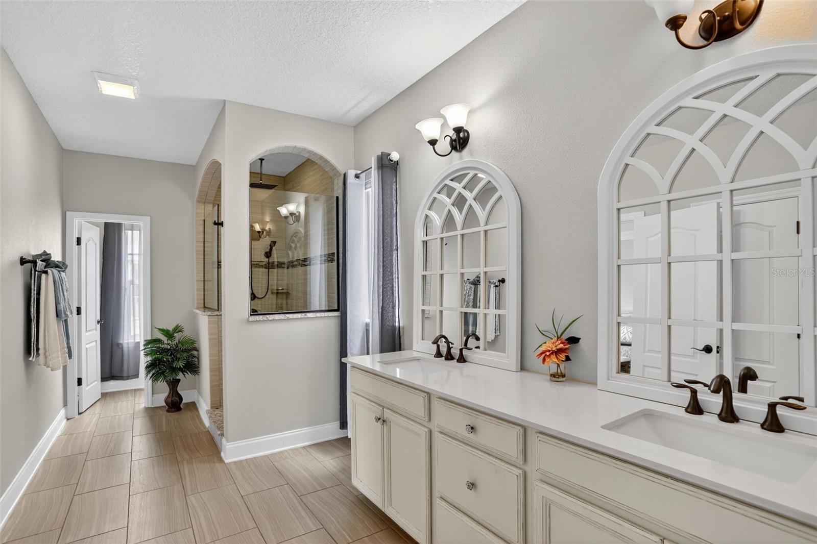 Image 20 of 38 For 1531 Castile Street
