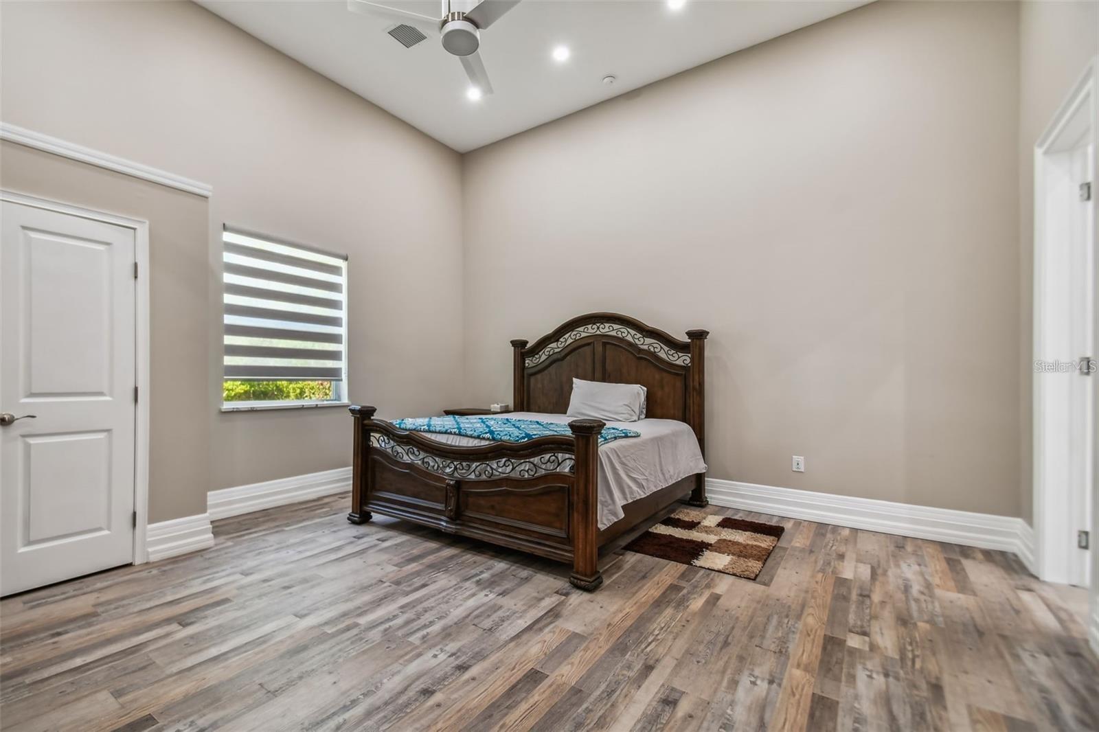 Image 38 of 55 For 15715 Trousdale Street