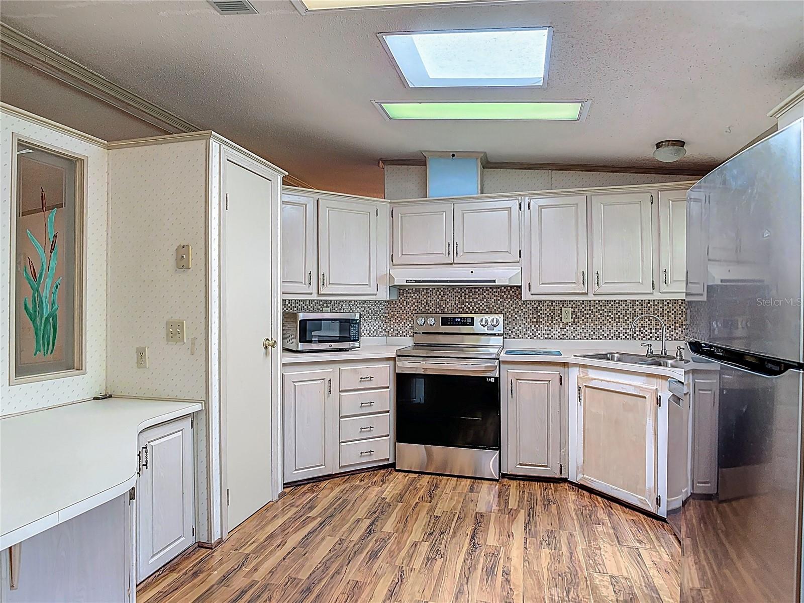 Image 5 of 37 For 521 Starboard Avenue