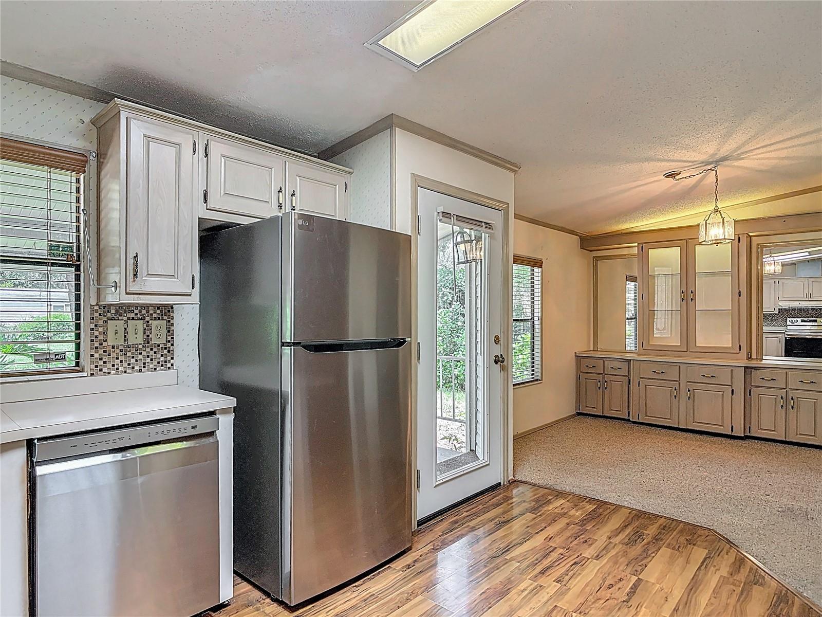 Image 6 of 37 For 521 Starboard Avenue