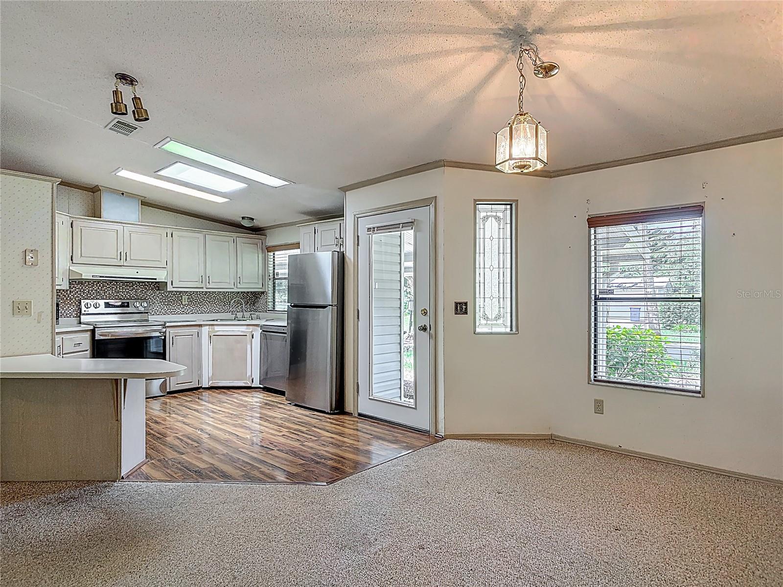 Image 8 of 37 For 521 Starboard Avenue