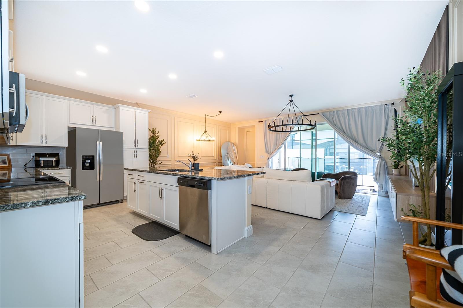 Image 2 of 36 For 1660 Tropical Palms Circle