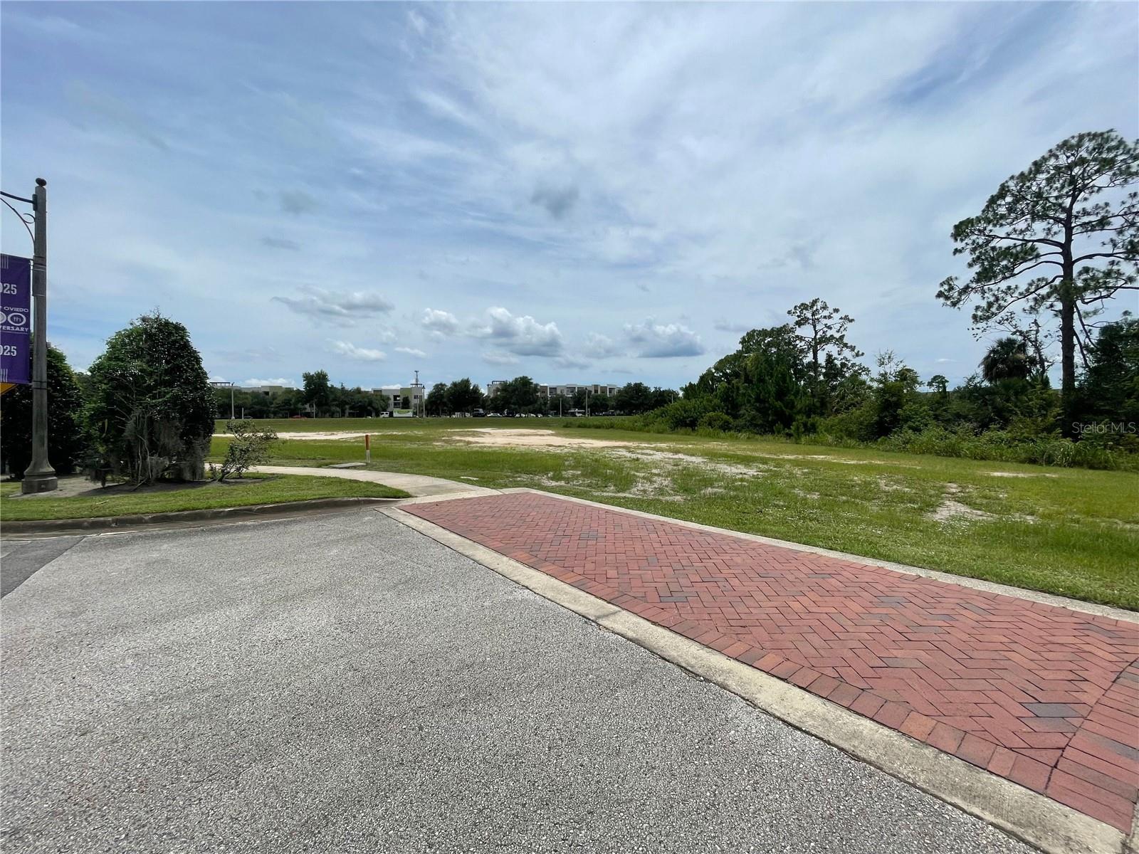 Image 5 of 6 For  Oviedo Blvd  