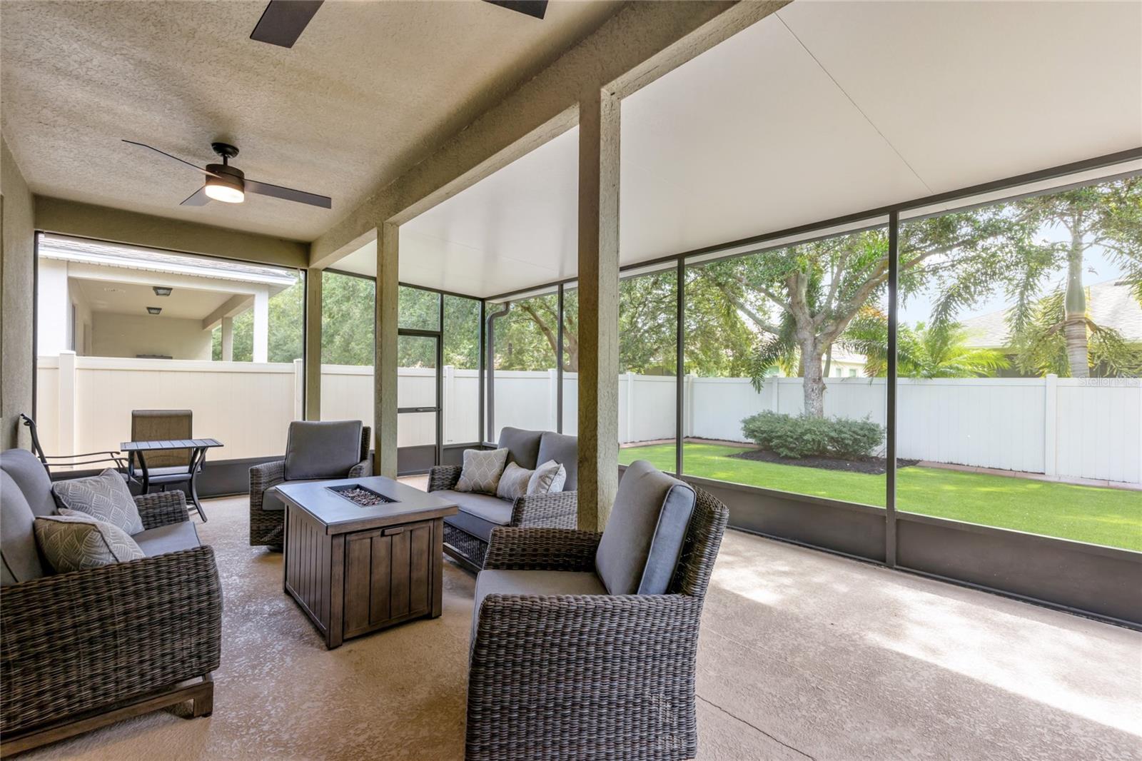 Image 10 of 34 For 8827 Arrabida Lane