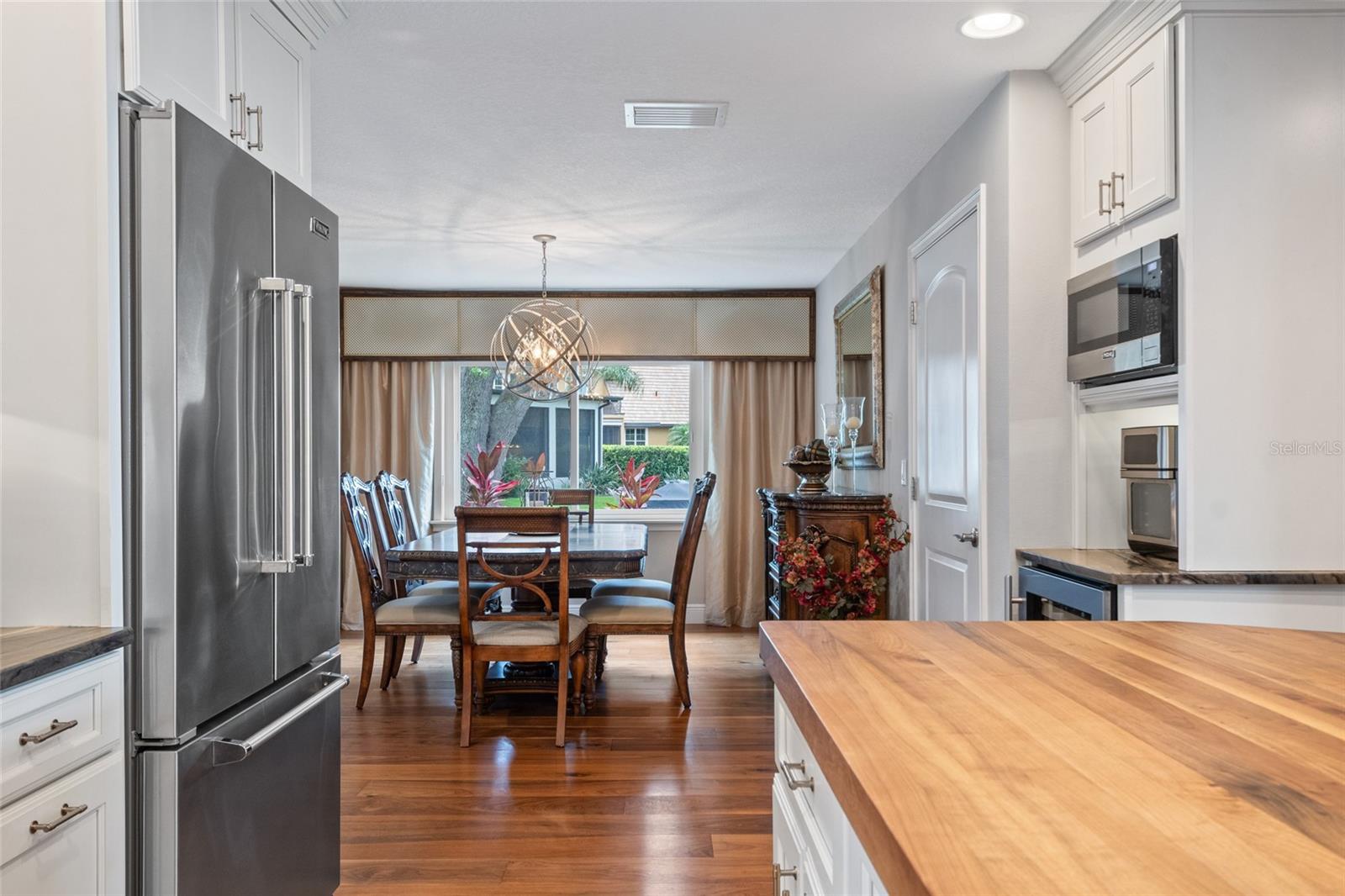 Image 15 of 79 For 9070 Ron Den Lane
