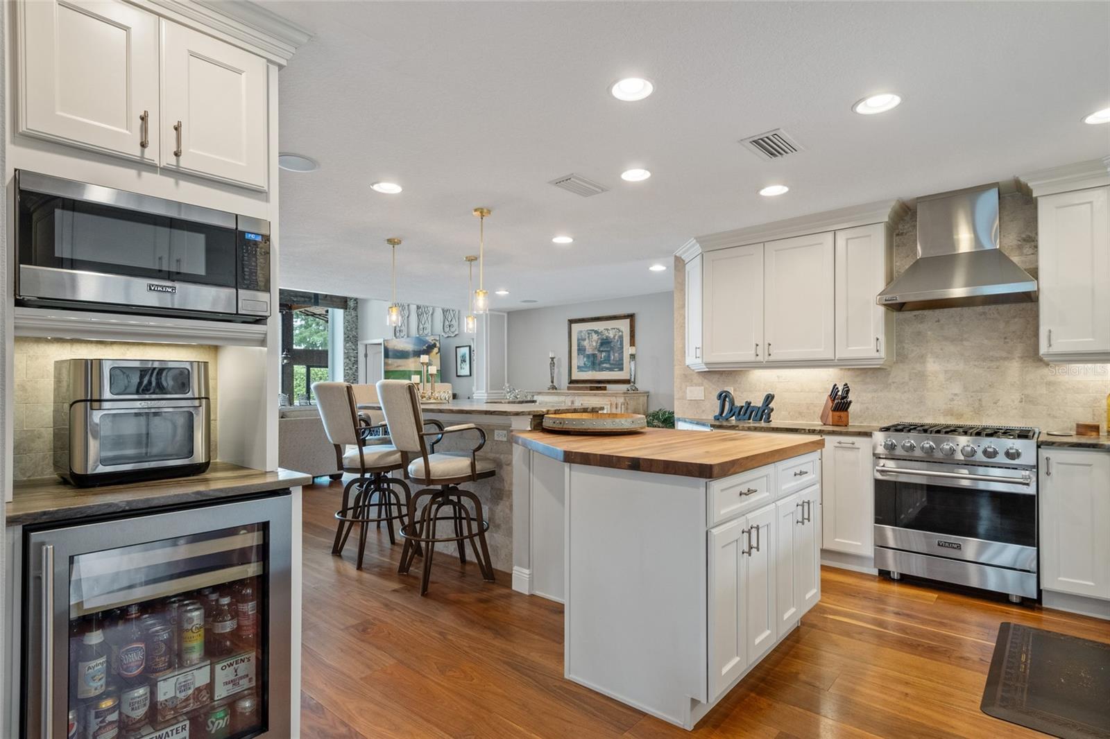 Image 16 of 79 For 9070 Ron Den Lane