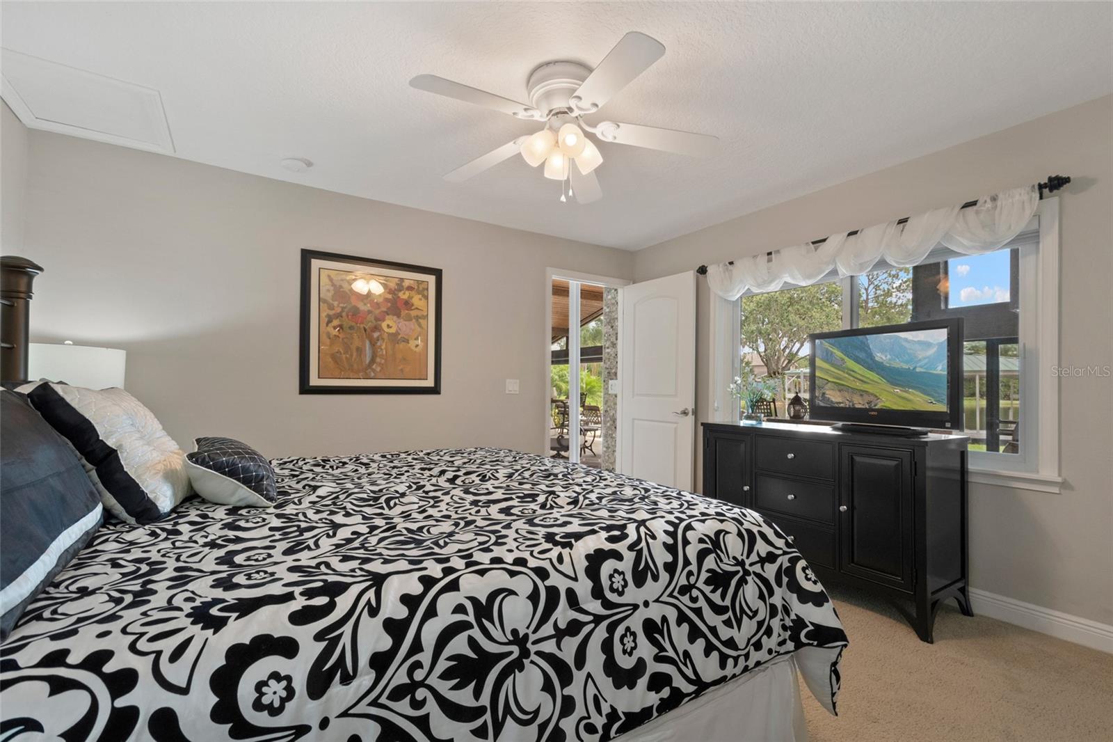 Image 42 of 79 For 9070 Ron Den Lane