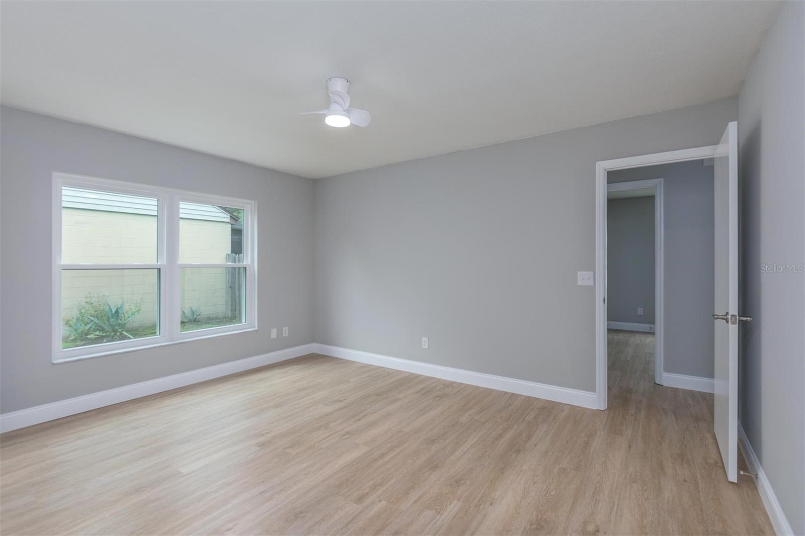 Image 22 of 27 For 427 Chicago Woods Circle