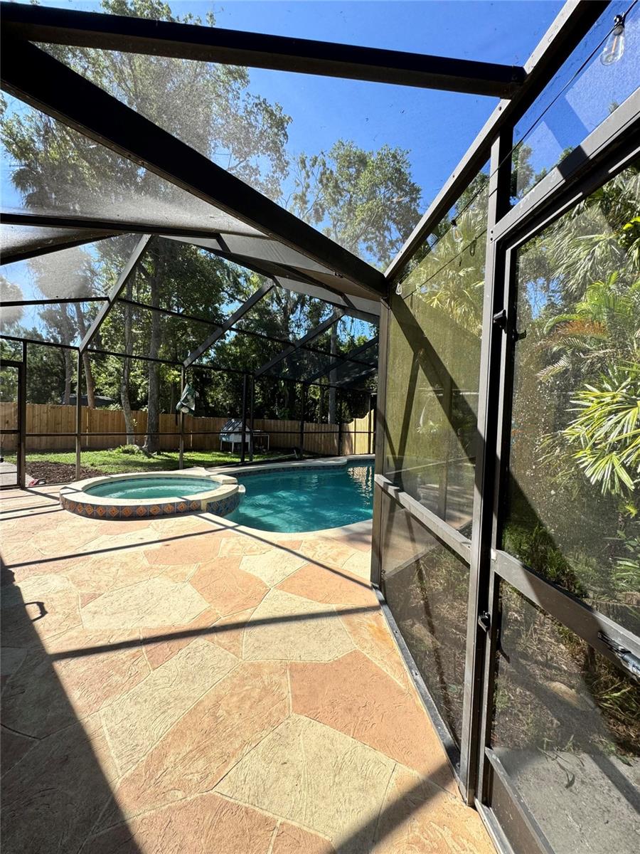 Image 18 of 39 For 5924 Lantern Court