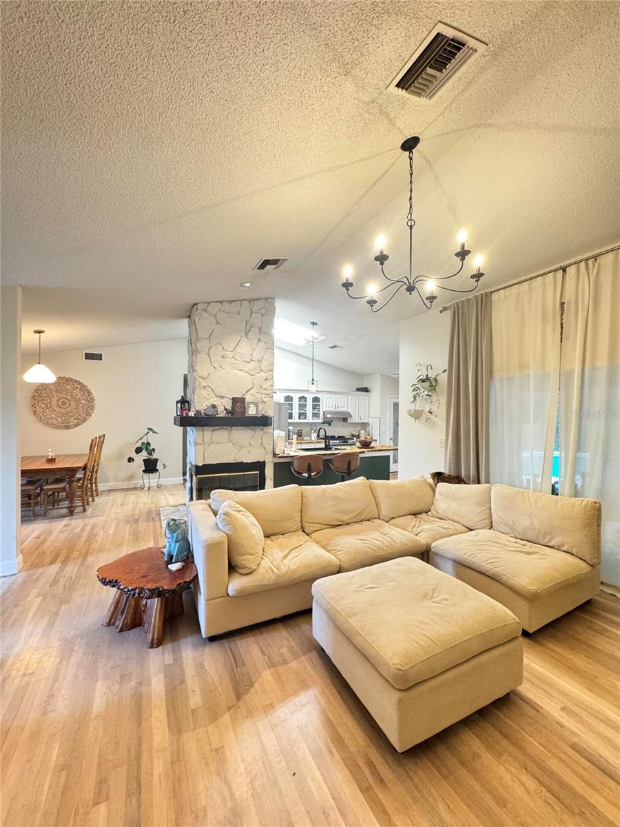 Image 3 of 39 For 5924 Lantern Court