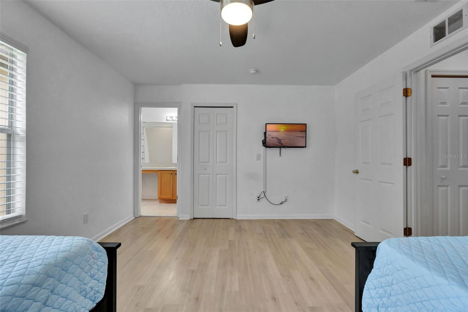 Image 18 of 34 For 216 Bergamo Drive