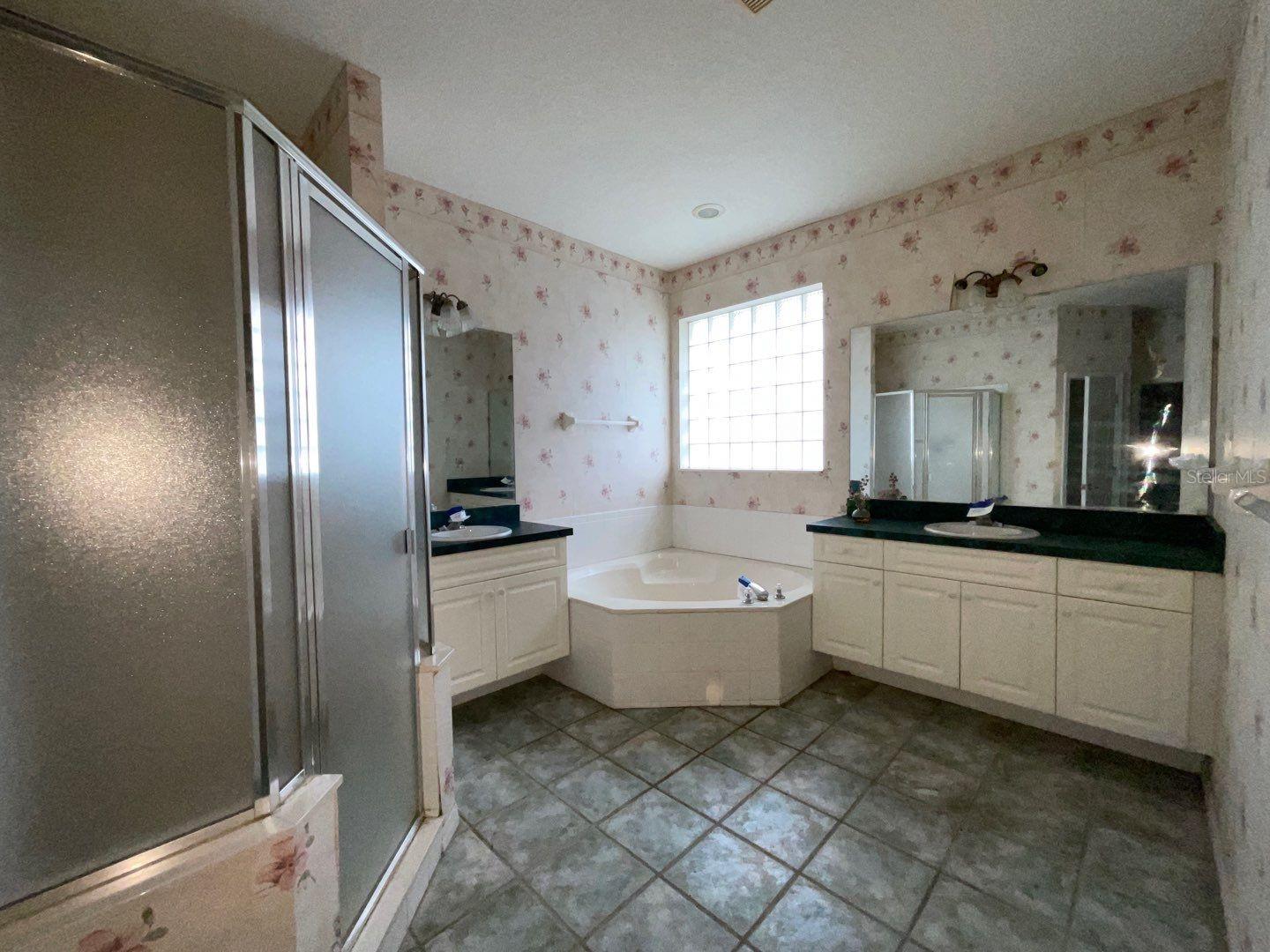 Image 15 of 26 For 2625 Queen Mary Place