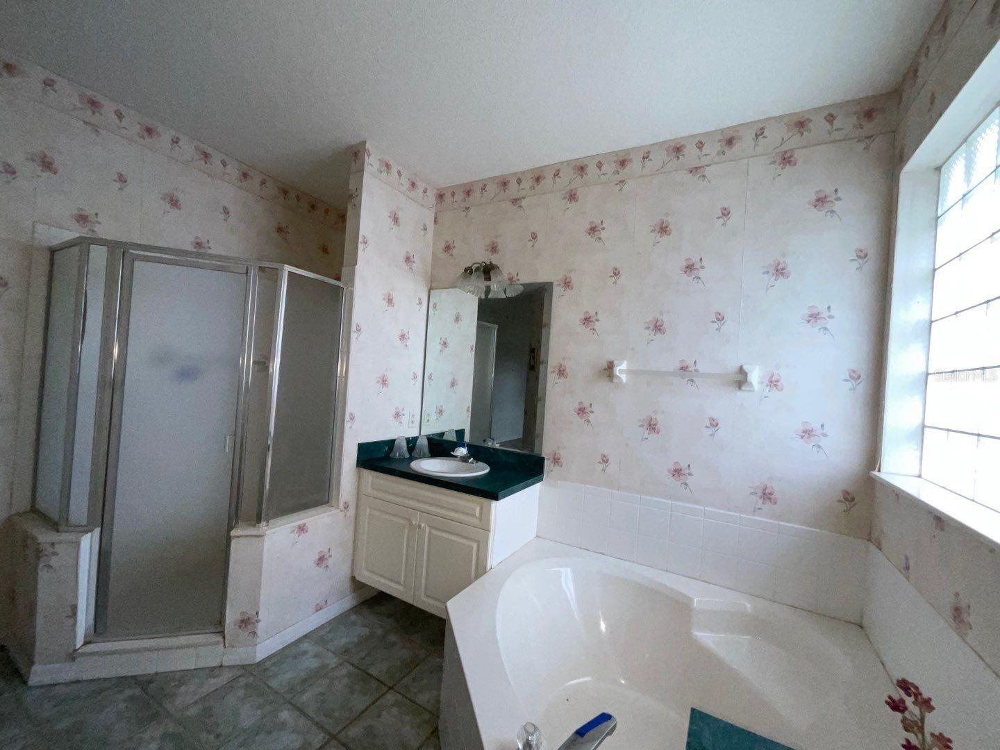 Image 16 of 26 For 2625 Queen Mary Place