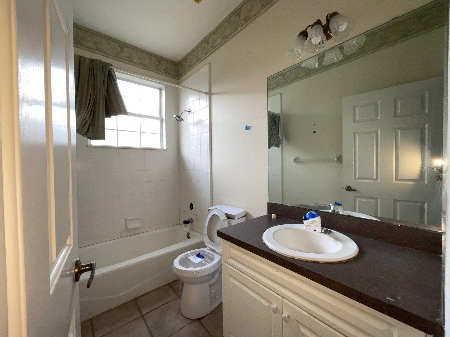 Image 19 of 26 For 2625 Queen Mary Place
