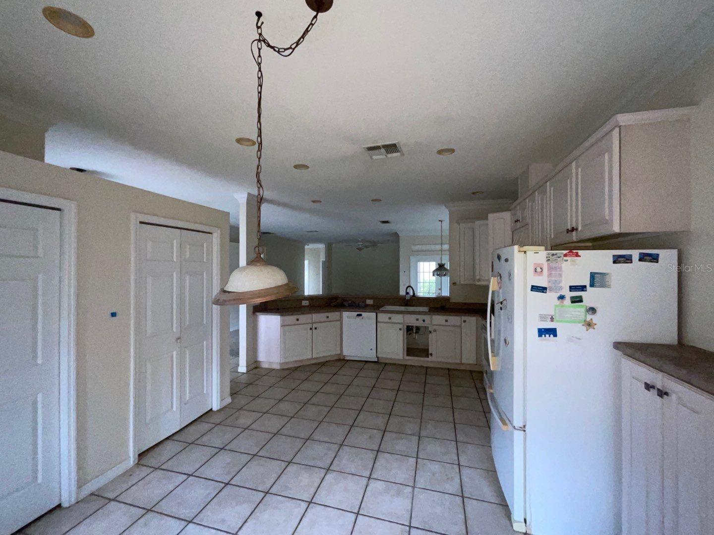 Image 6 of 26 For 2625 Queen Mary Place