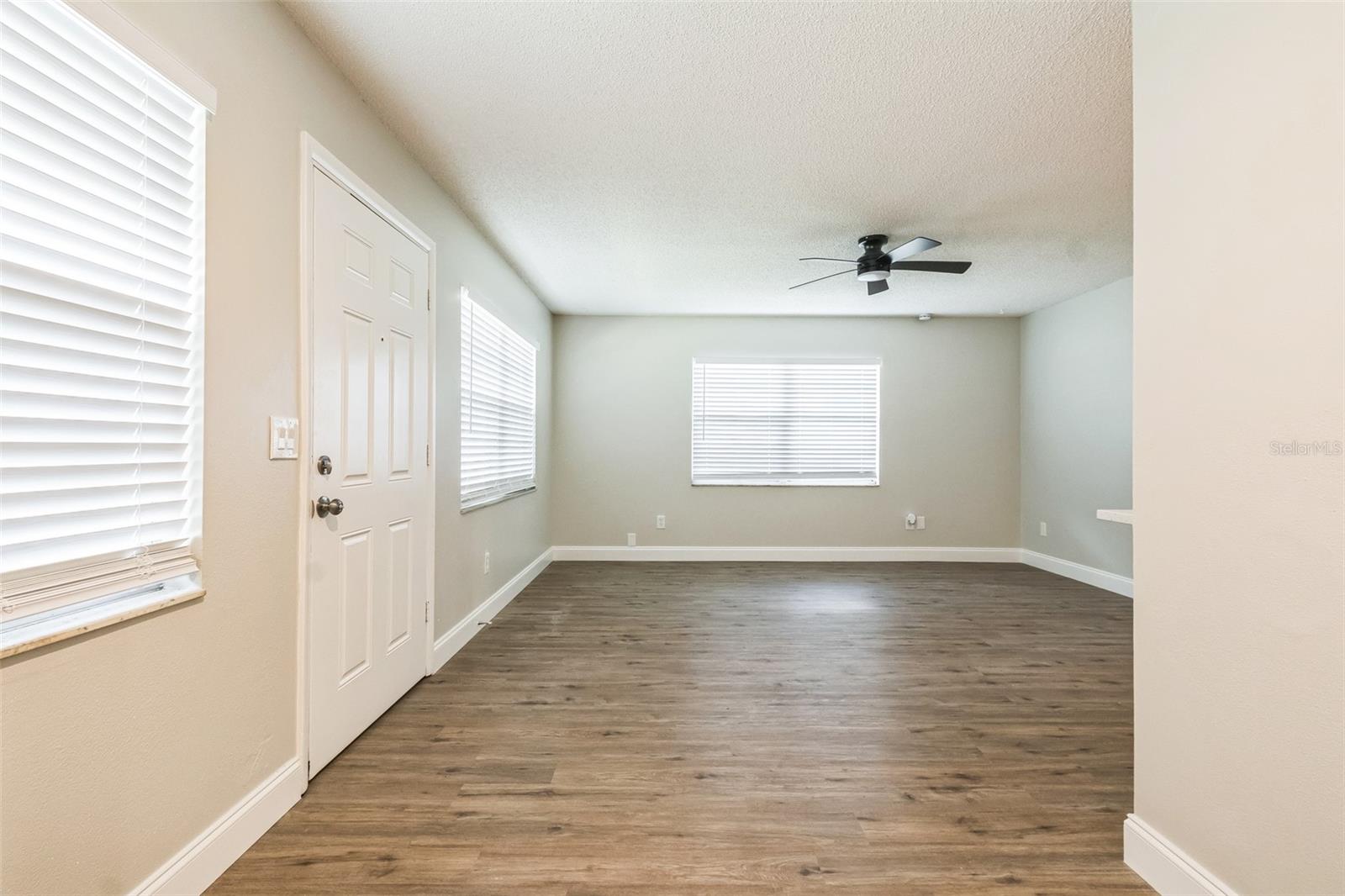 Image 10 of 26 For 1811 Queen Palm Drive