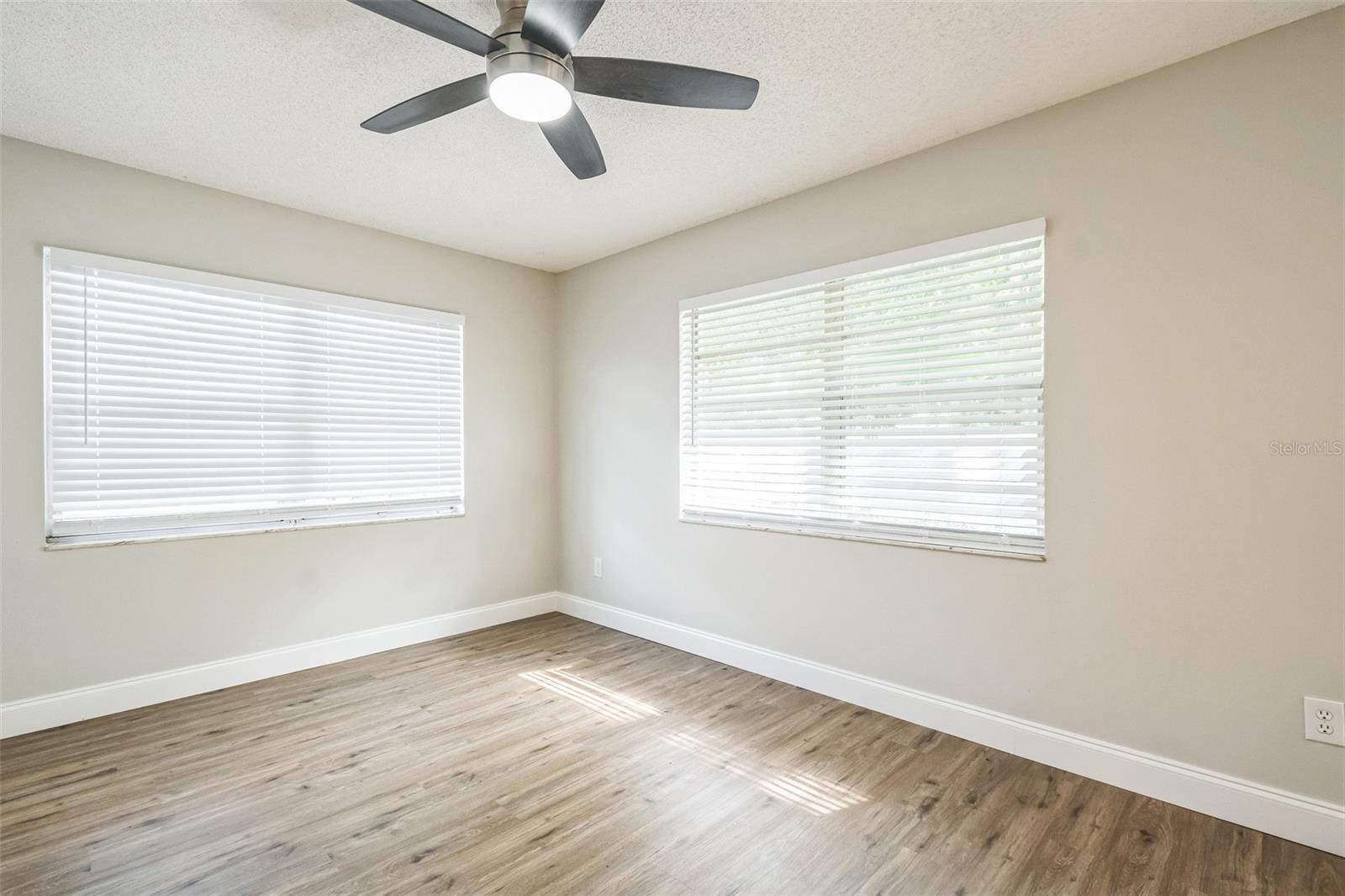 Image 18 of 26 For 1811 Queen Palm Drive