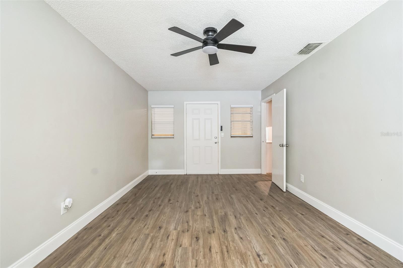 Image 22 of 26 For 1811 Queen Palm Drive