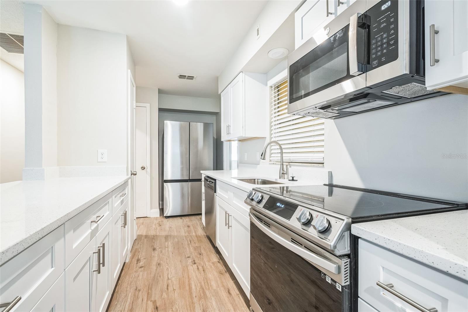 Image 3 of 26 For 1811 Queen Palm Drive