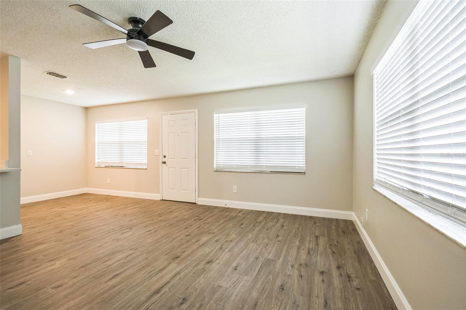 Image 9 of 26 For 1811 Queen Palm Drive