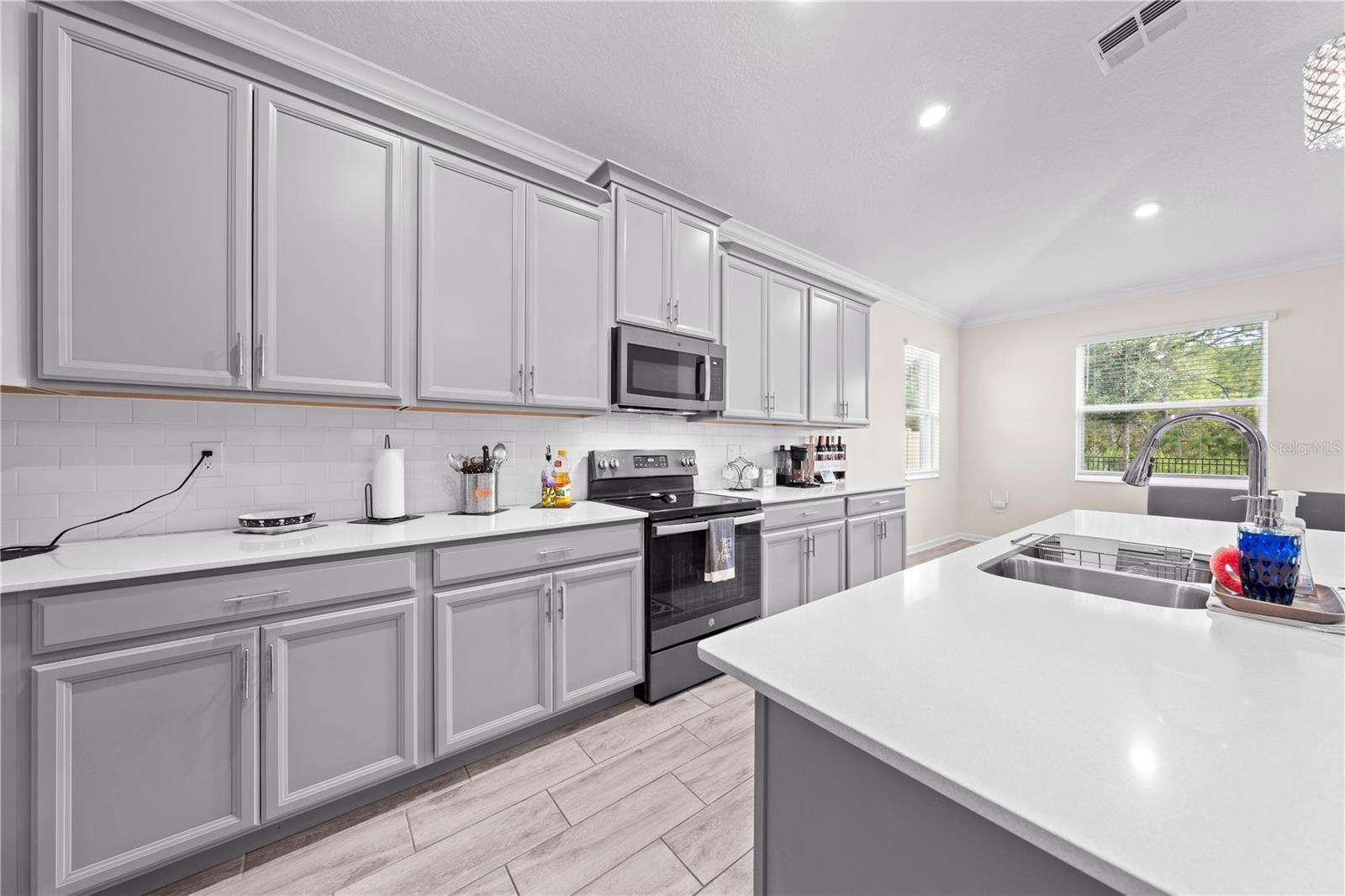Image 21 of 53 For 1729 Chatsworth Circle