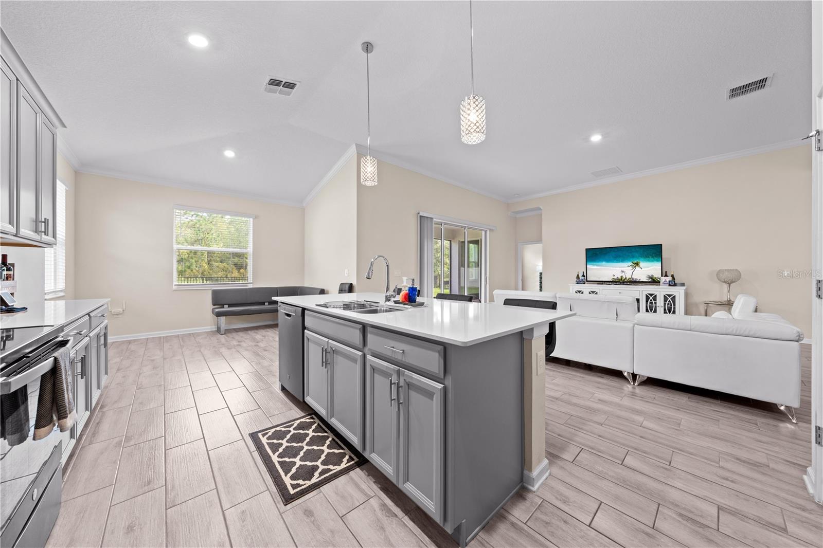 Image 22 of 53 For 1729 Chatsworth Circle