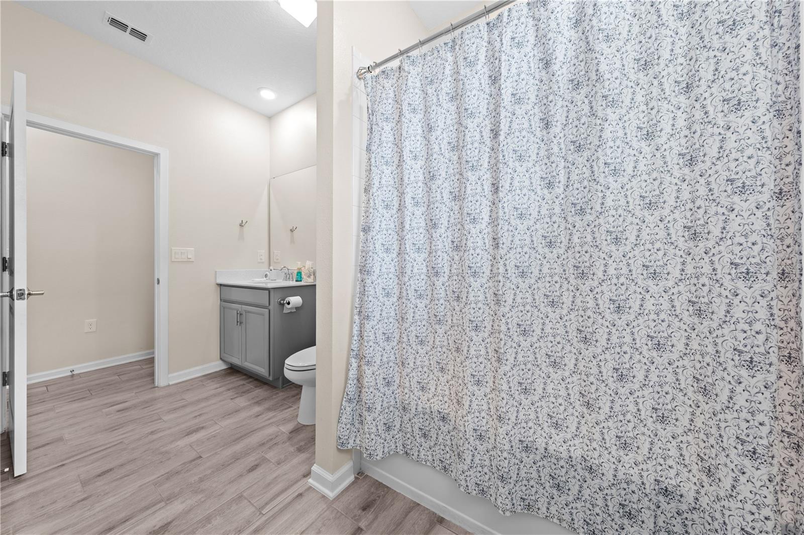 Image 43 of 53 For 1729 Chatsworth Circle
