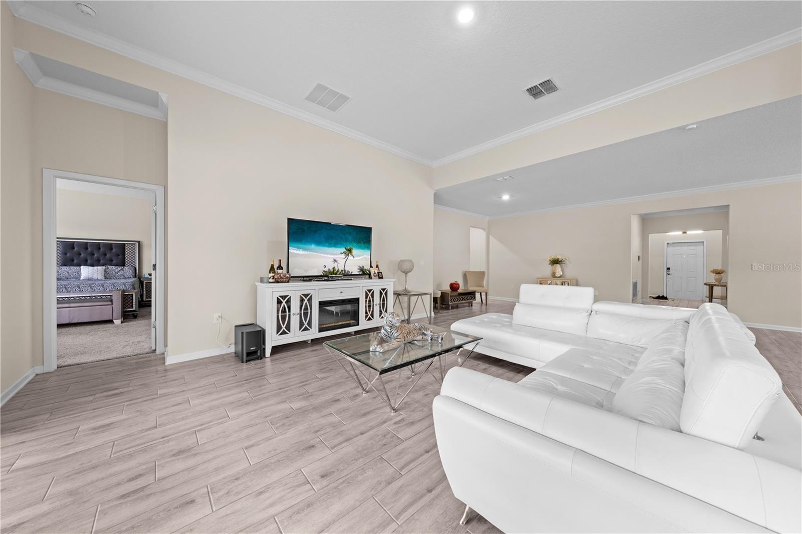 Image 8 of 53 For 1729 Chatsworth Circle