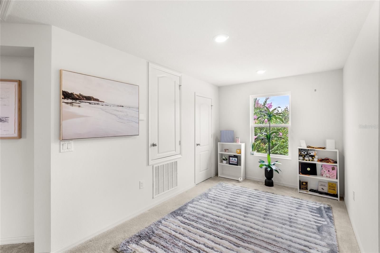 Image 13 of 34 For 8018 Bowery Drive