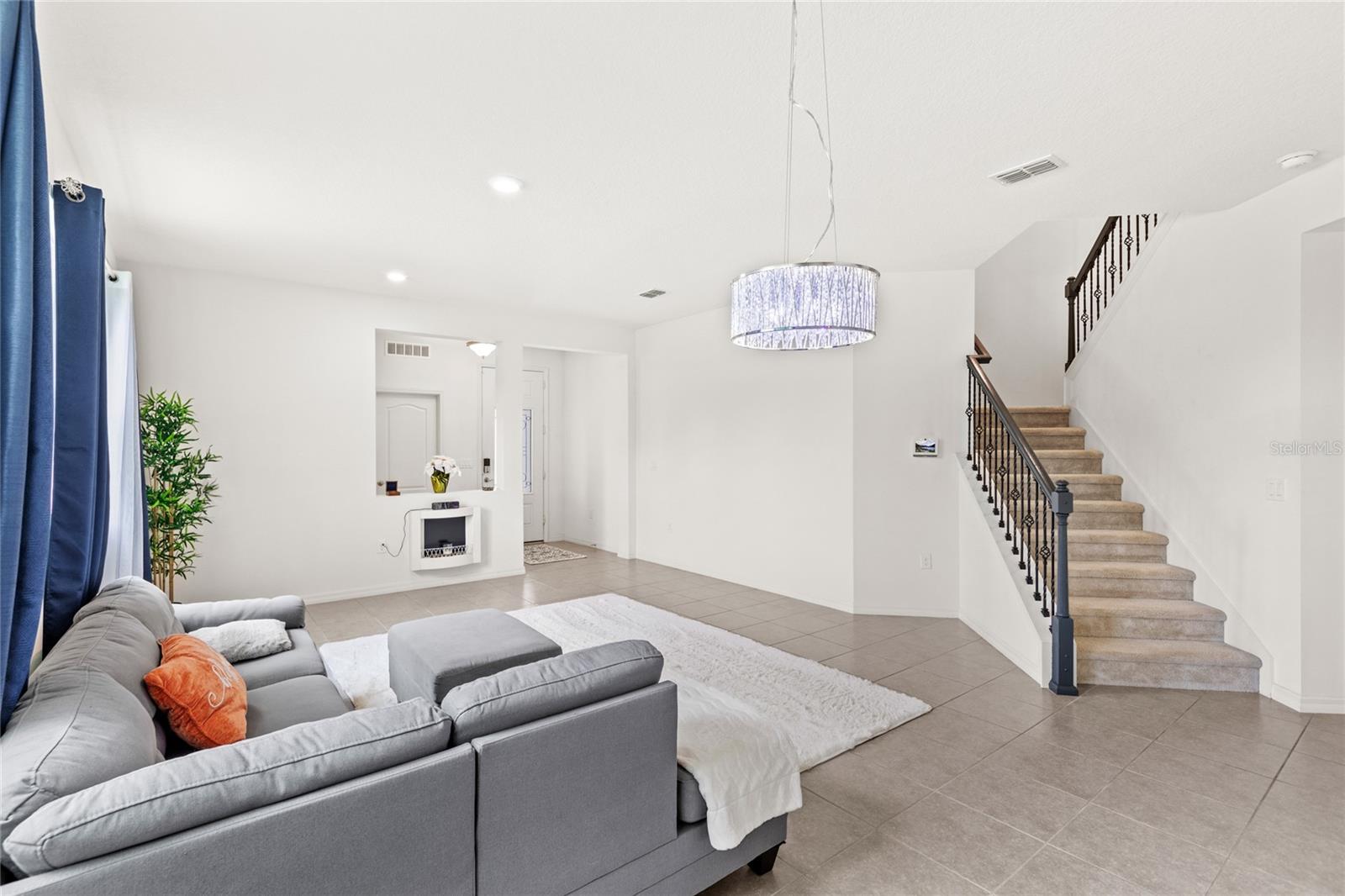 Image 4 of 34 For 8018 Bowery Drive